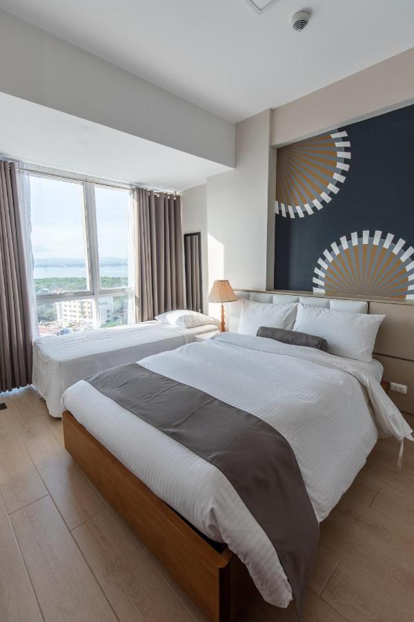 C Suites At Mactan Newtown Lapu-Lapu City Esterno foto